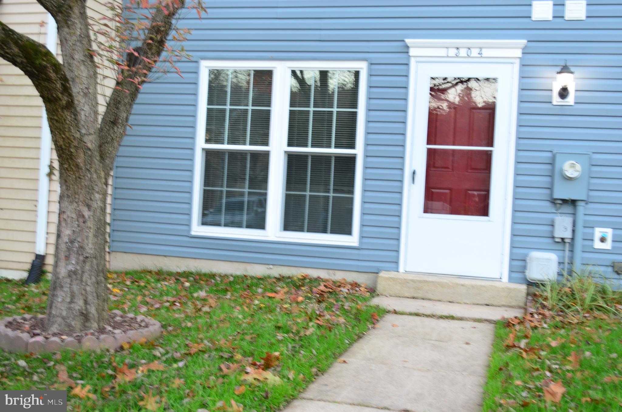 RIVERSIDE - Residential Lease