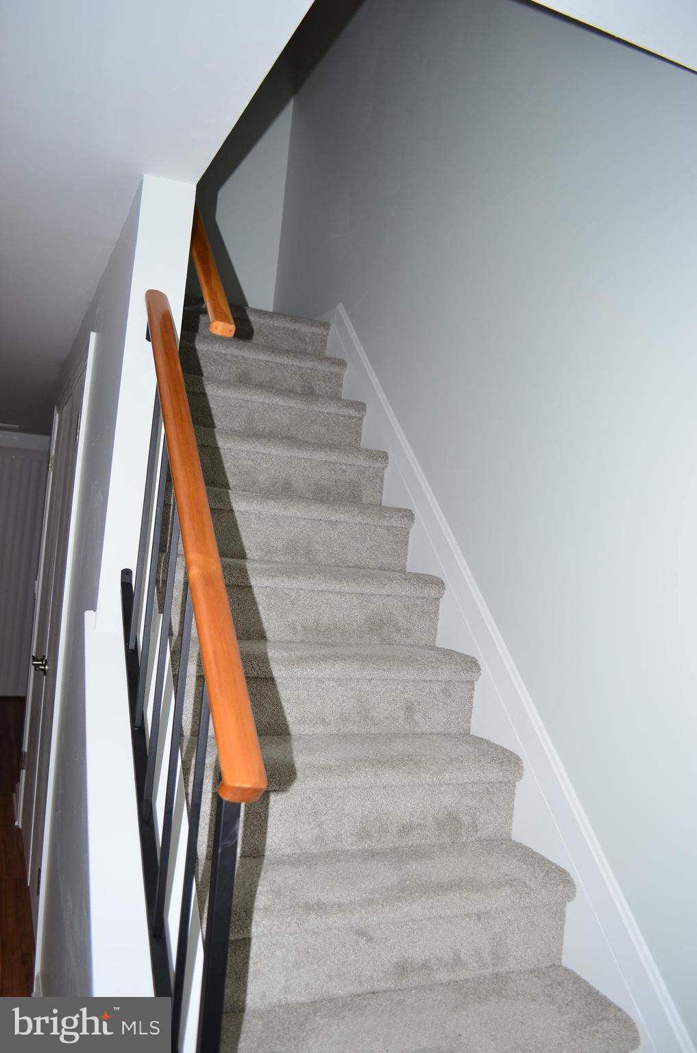 RIVERSIDE - Residential Lease