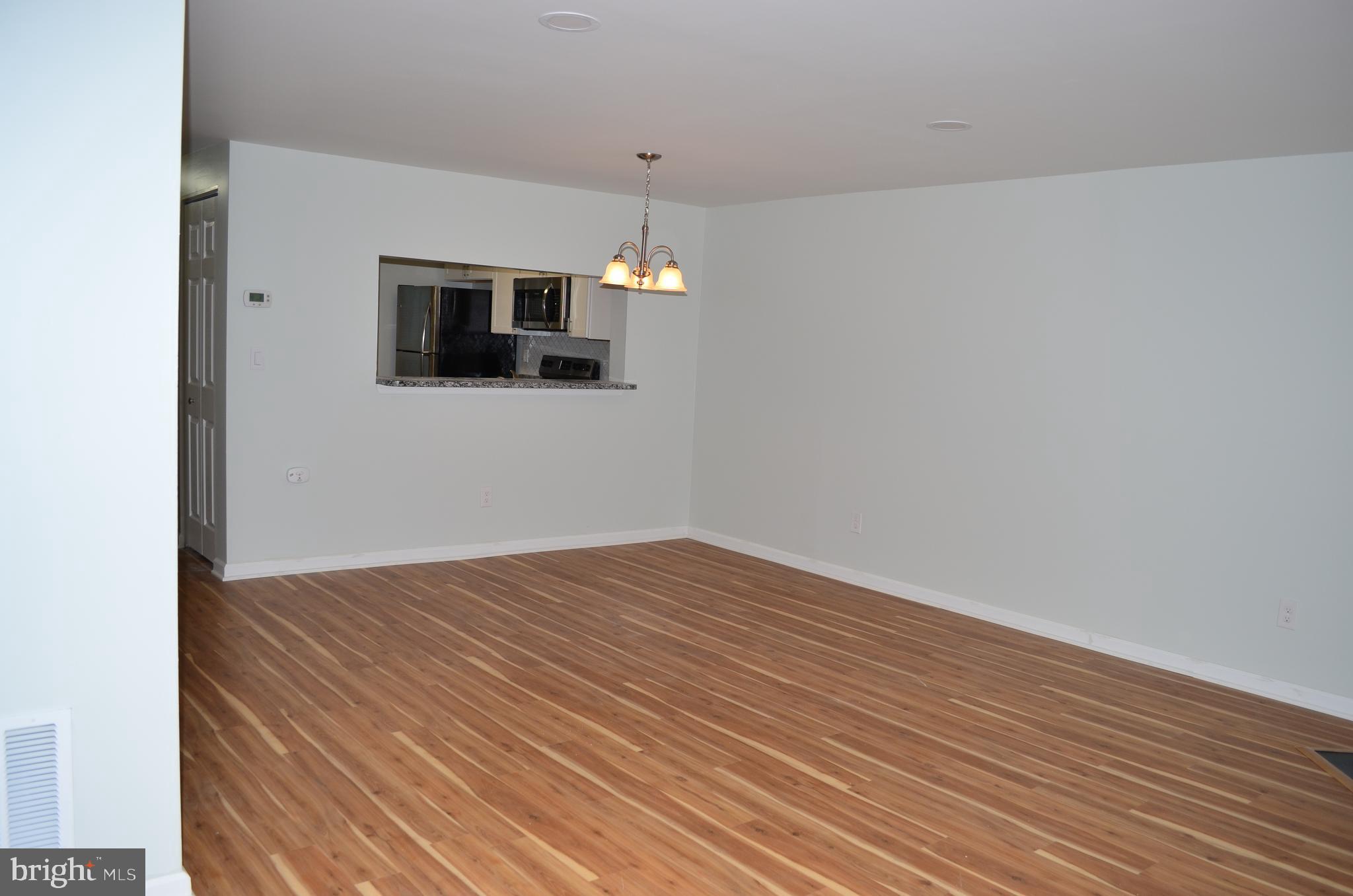 RIVERSIDE - Residential Lease