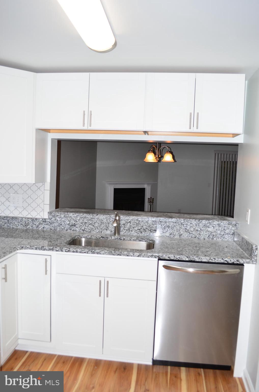 RIVERSIDE - Residential Lease