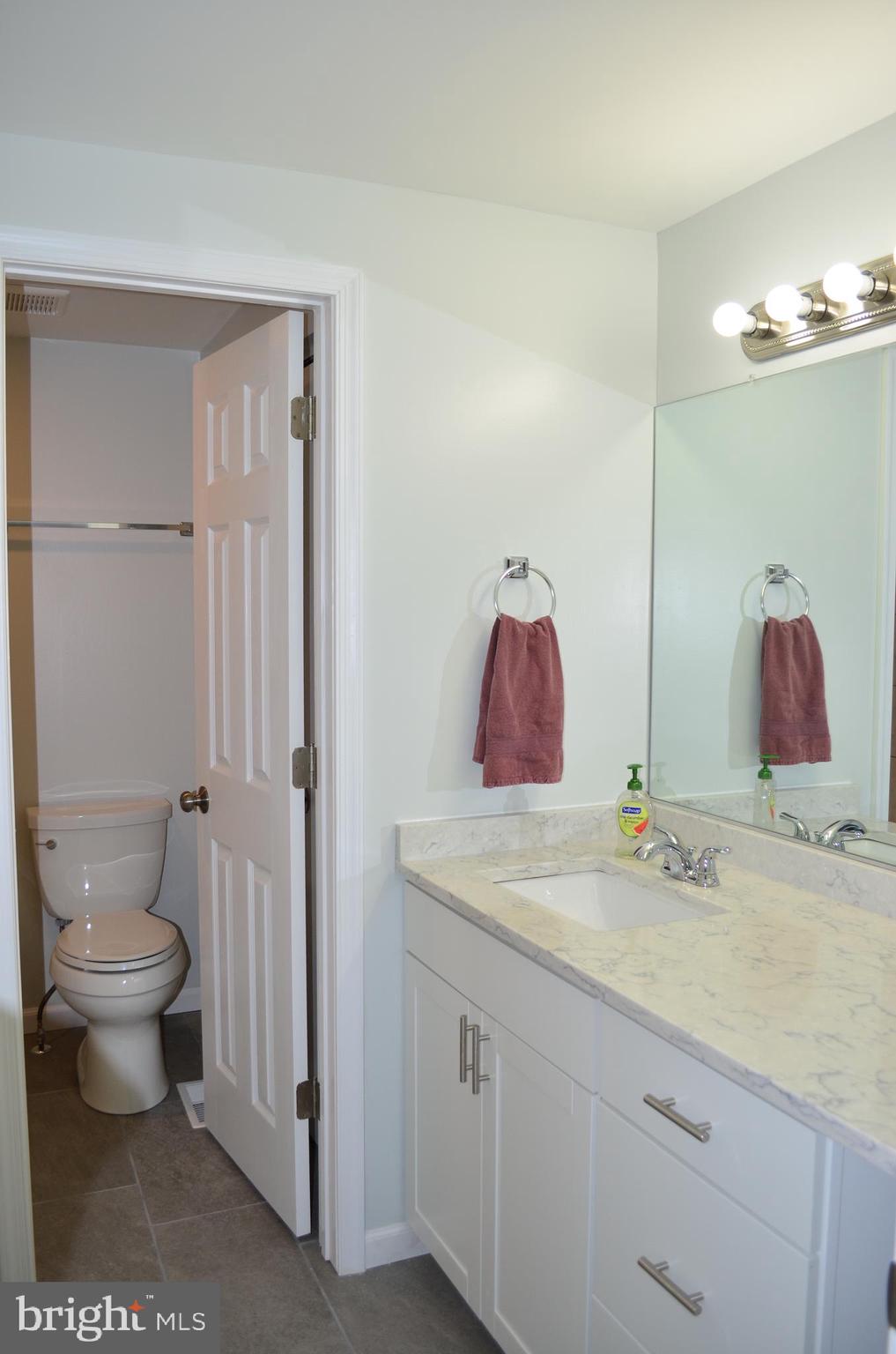 RIVERSIDE - Residential Lease