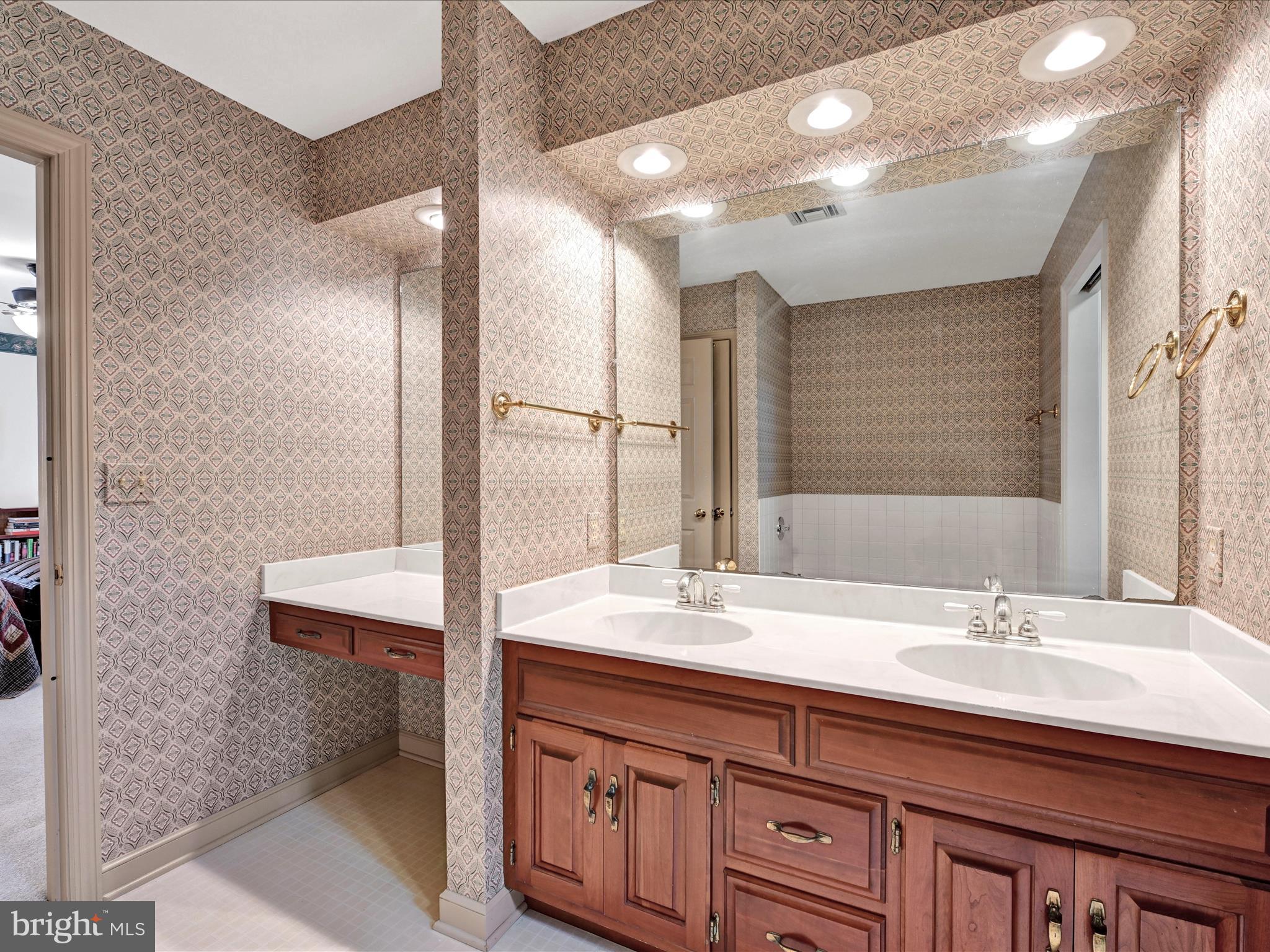 HEMPFIELD AREA - Residential