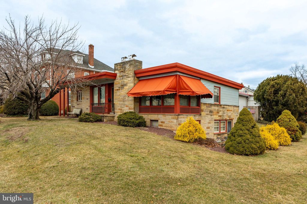 Photo of 425 W Main Street, EPHRATA, PA 17522 (MLS # PALA2070886)