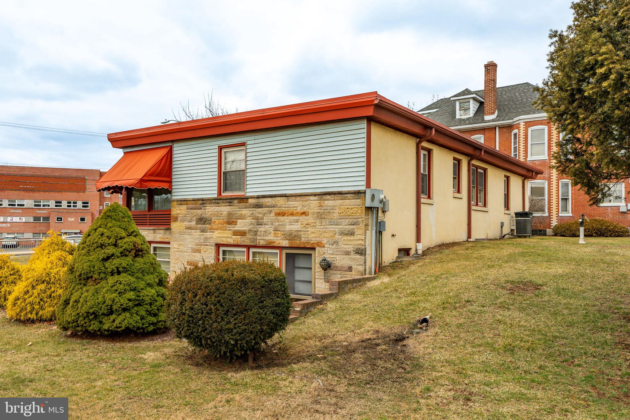 425 W MAIN STREET