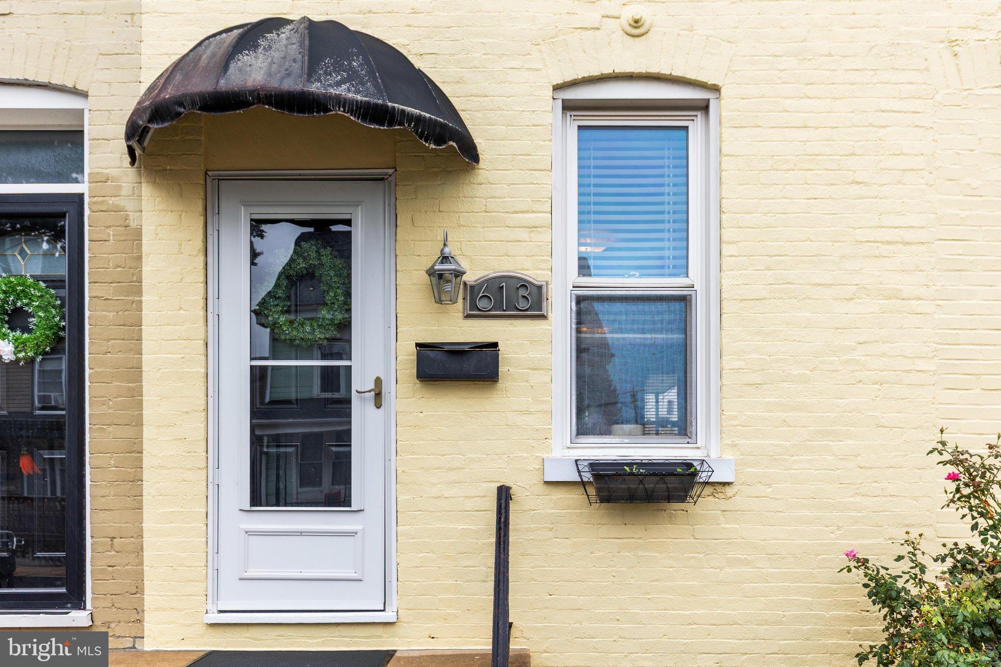613 RIDGE AVENUE