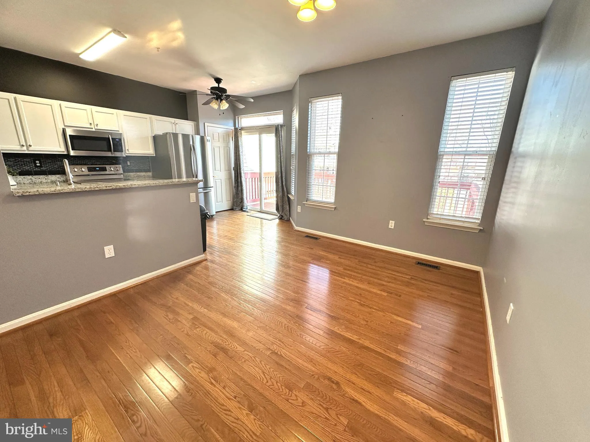 Pasadena, Maryland 21122, United States, 3 Bedrooms Bedrooms, ,4 BathroomsBathrooms,Residential,Pending,142244