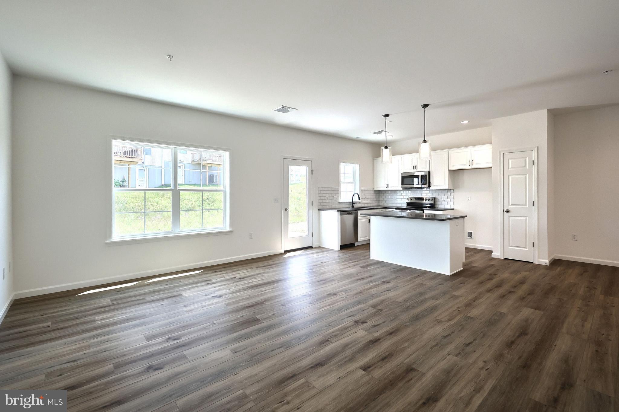 7865 BRIARWOOD DRIVE