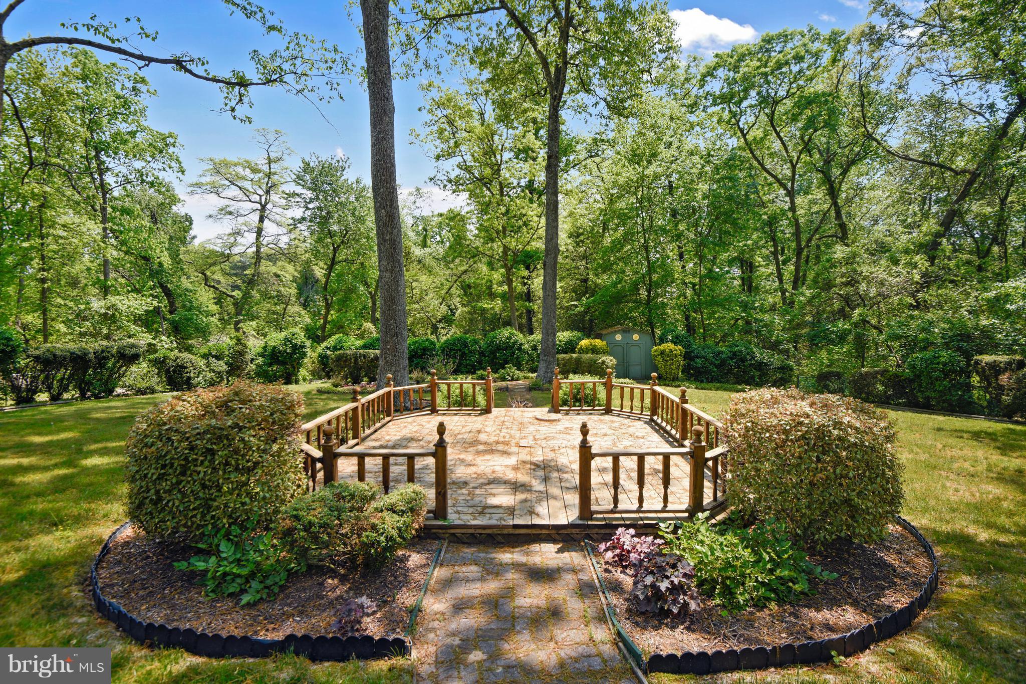 SELBY GROVE - Residential