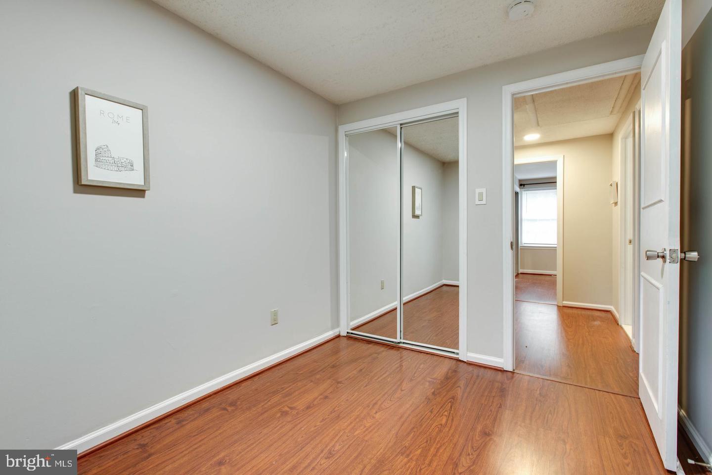 KINGS COURT - Residential Lease