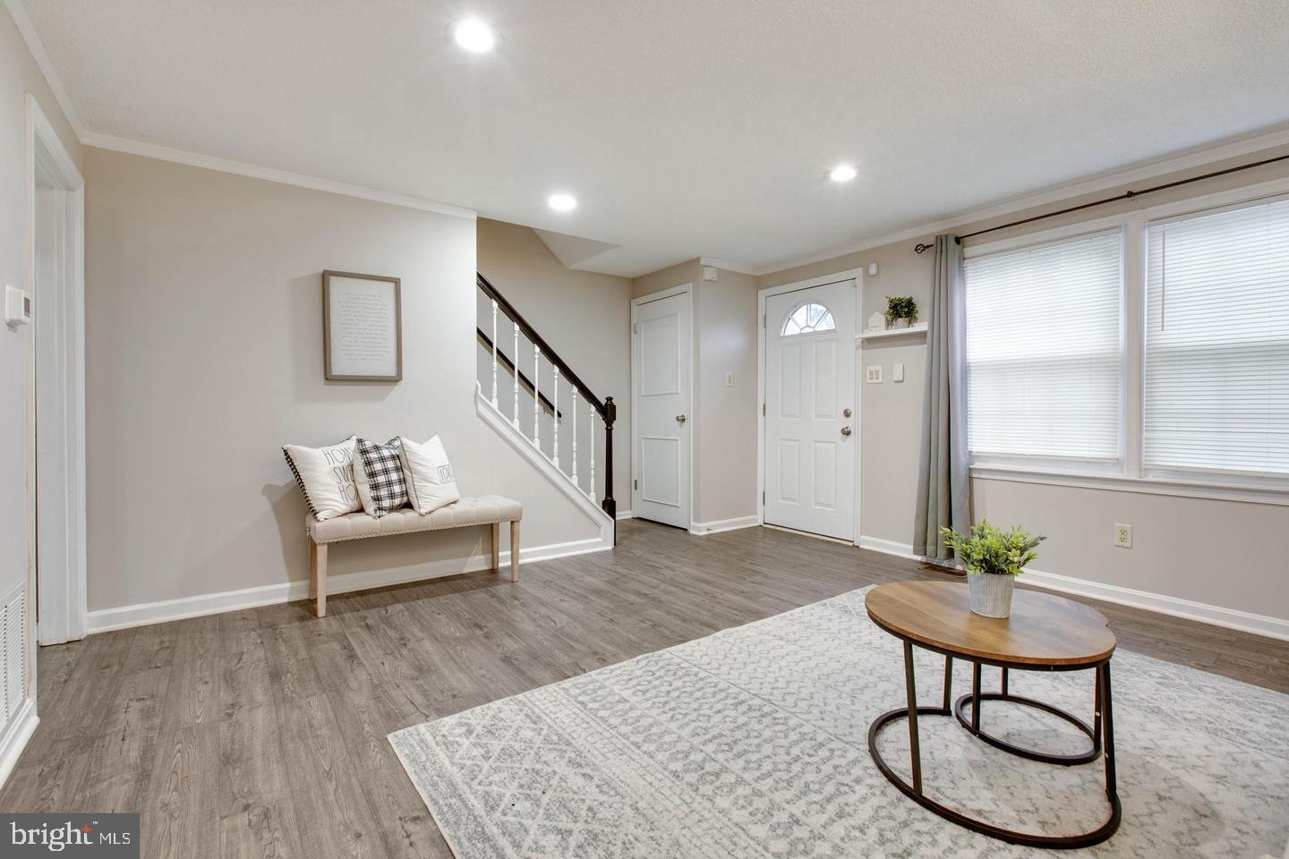 KINGS COURT - Residential Lease