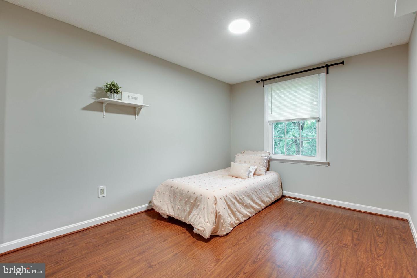 KINGS COURT - Residential Lease