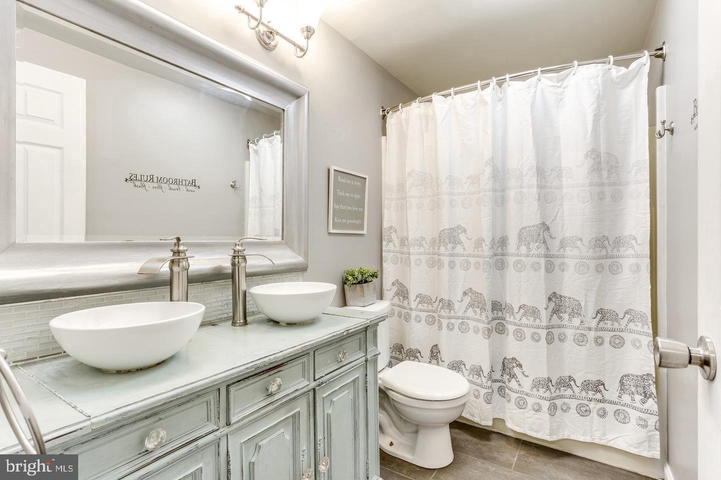 KINGS COURT - Residential Lease