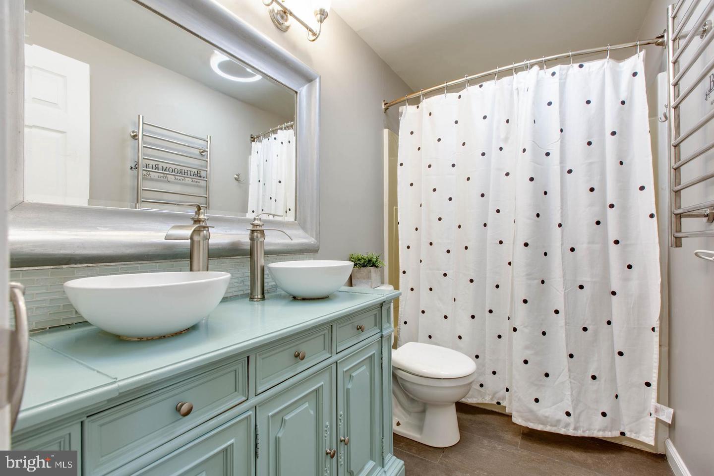 KINGS COURT - Residential Lease