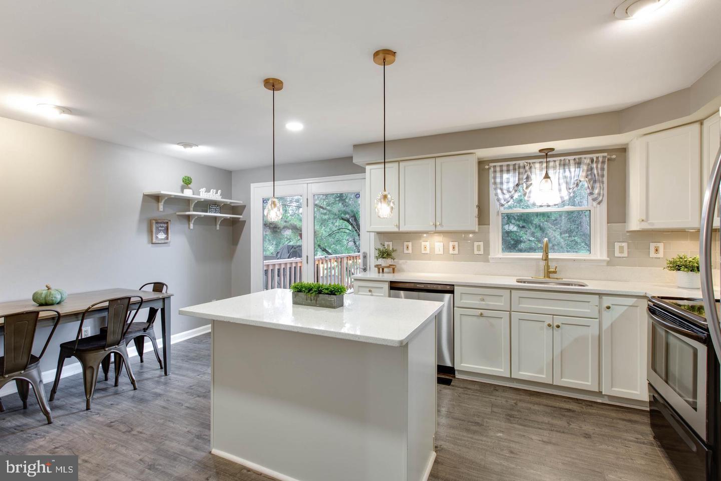 KINGS COURT - Residential Lease