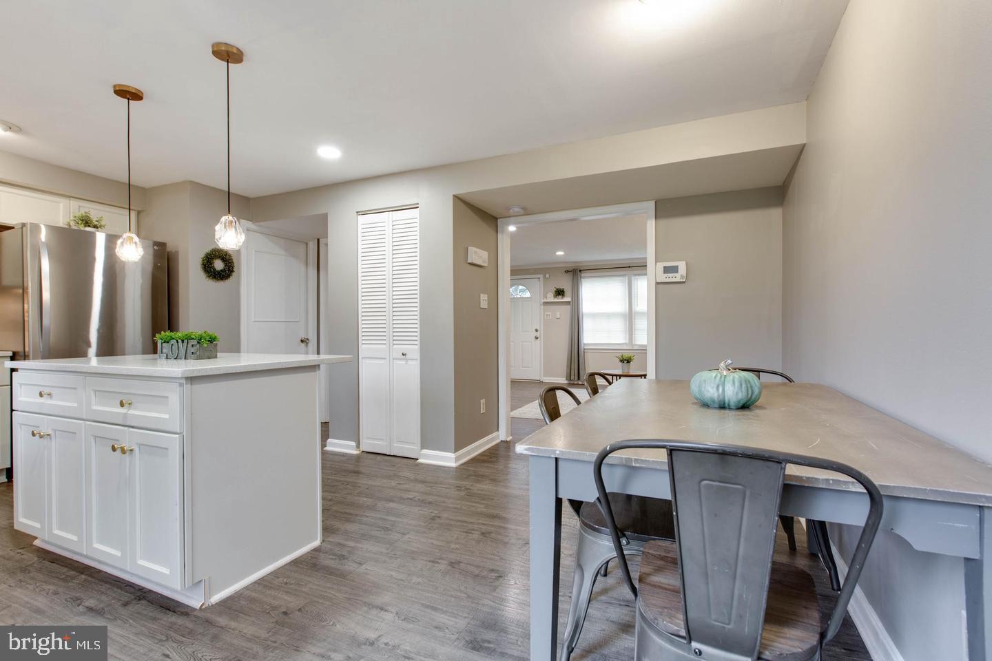 KINGS COURT - Residential Lease