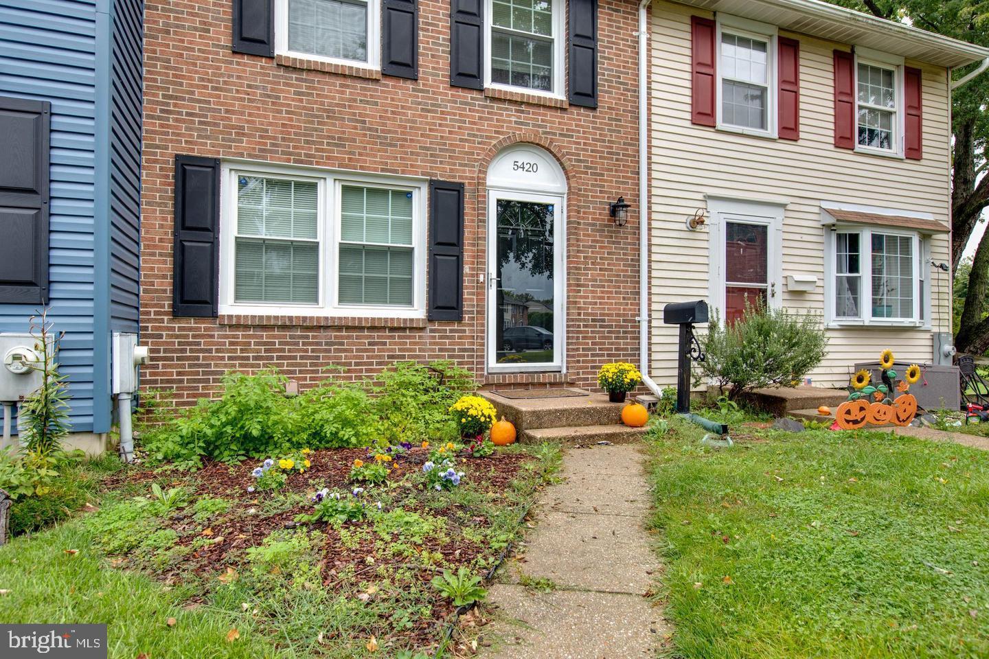 KINGS COURT - Residential Lease