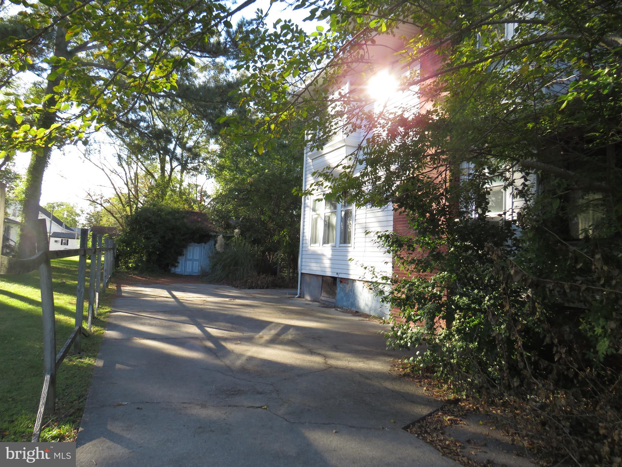 243 N SOMERSET AVENUE