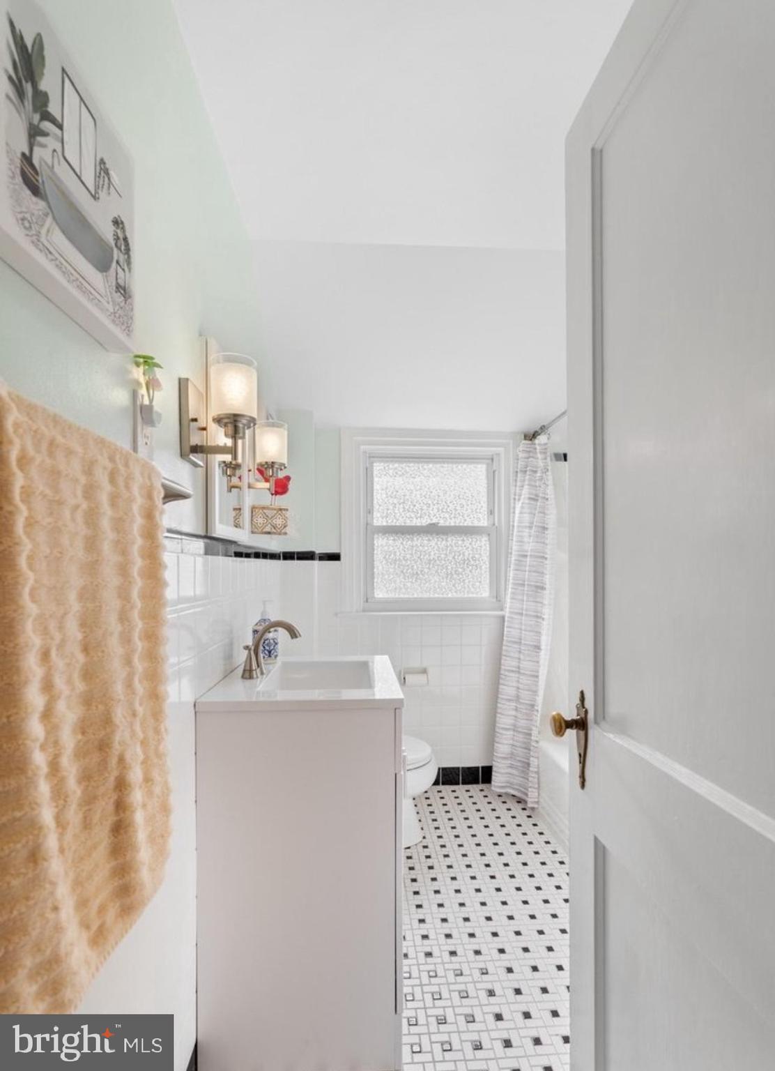 DREXEL MANOR - Residential Lease