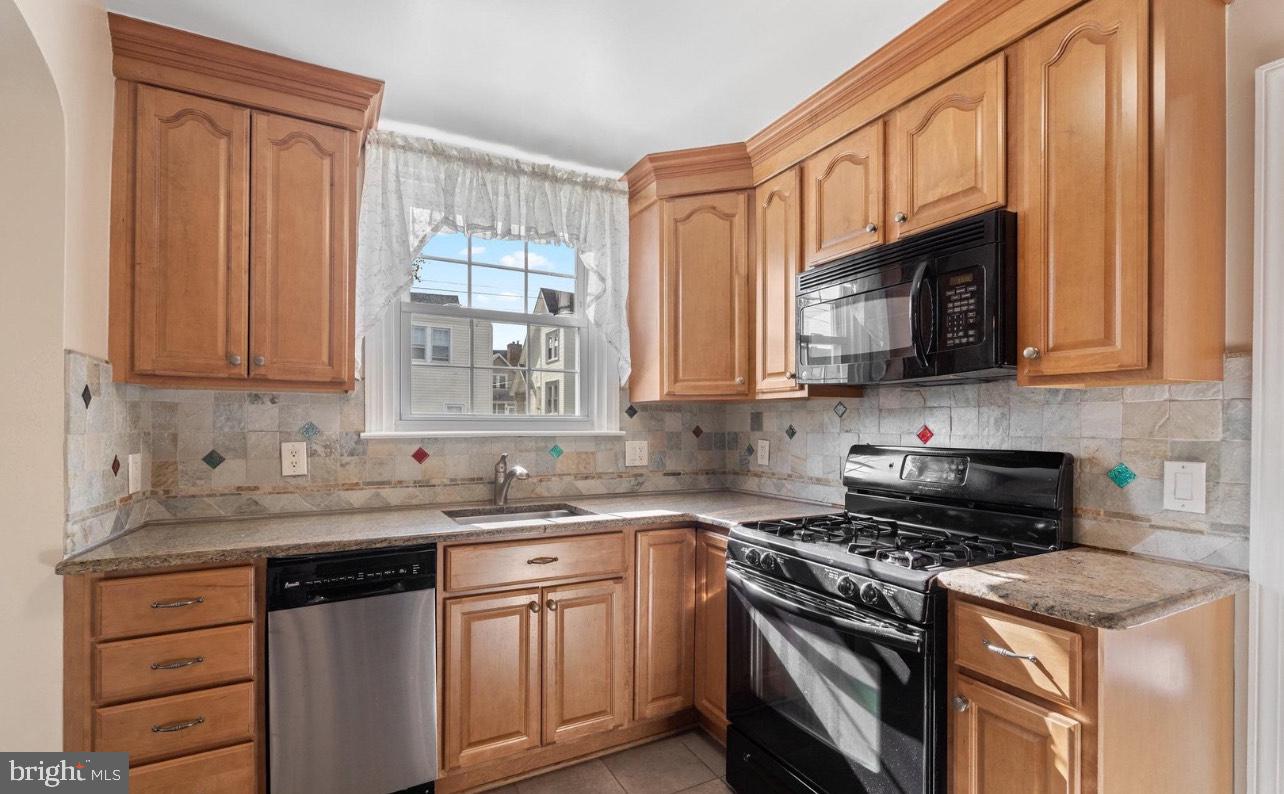 DREXEL MANOR - Residential Lease