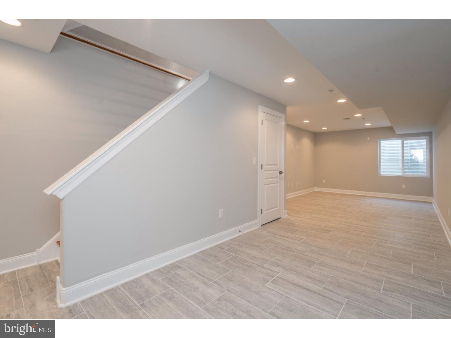 DICKINSON NARROWS - Residential