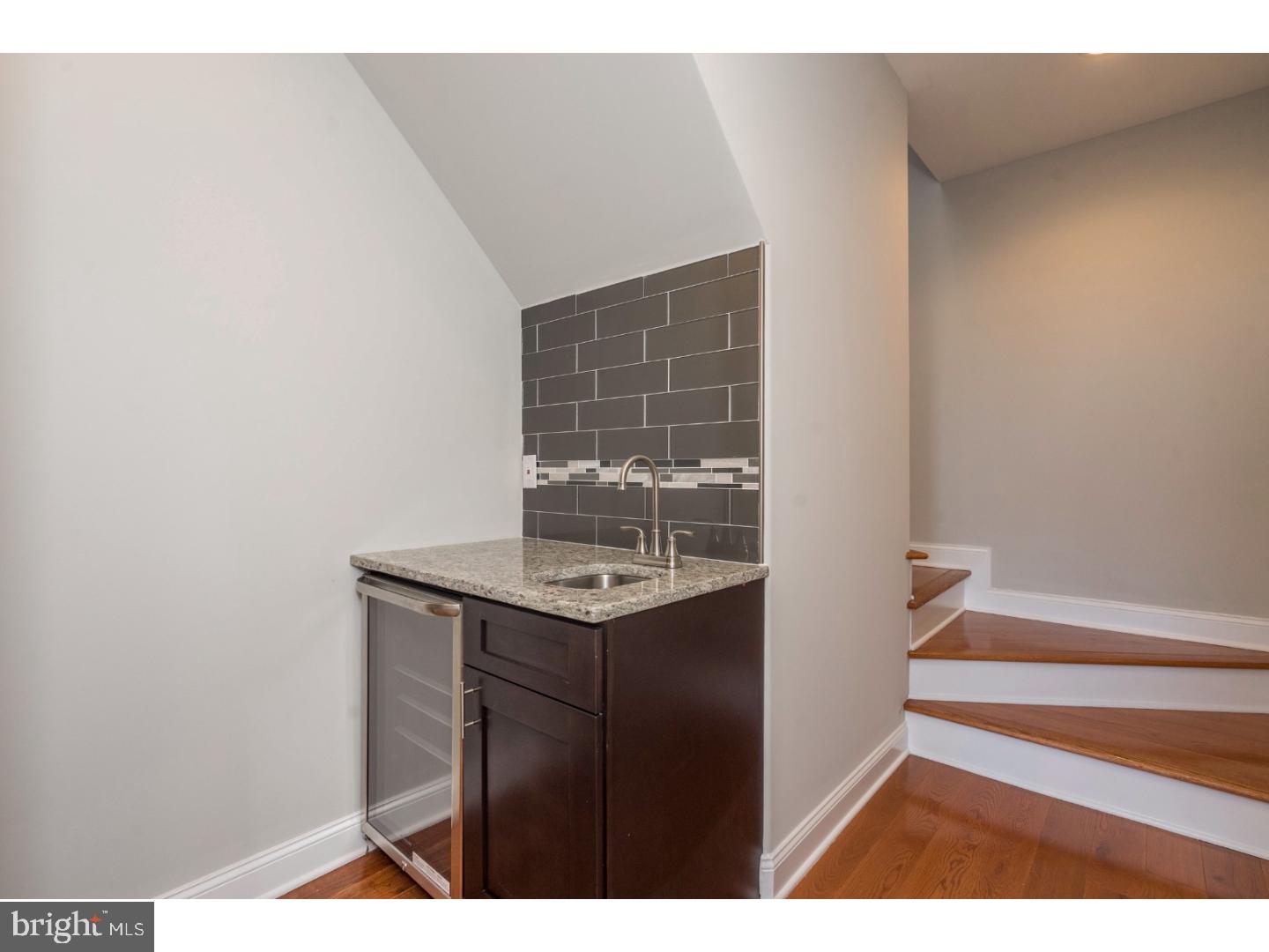 DICKINSON NARROWS - Residential