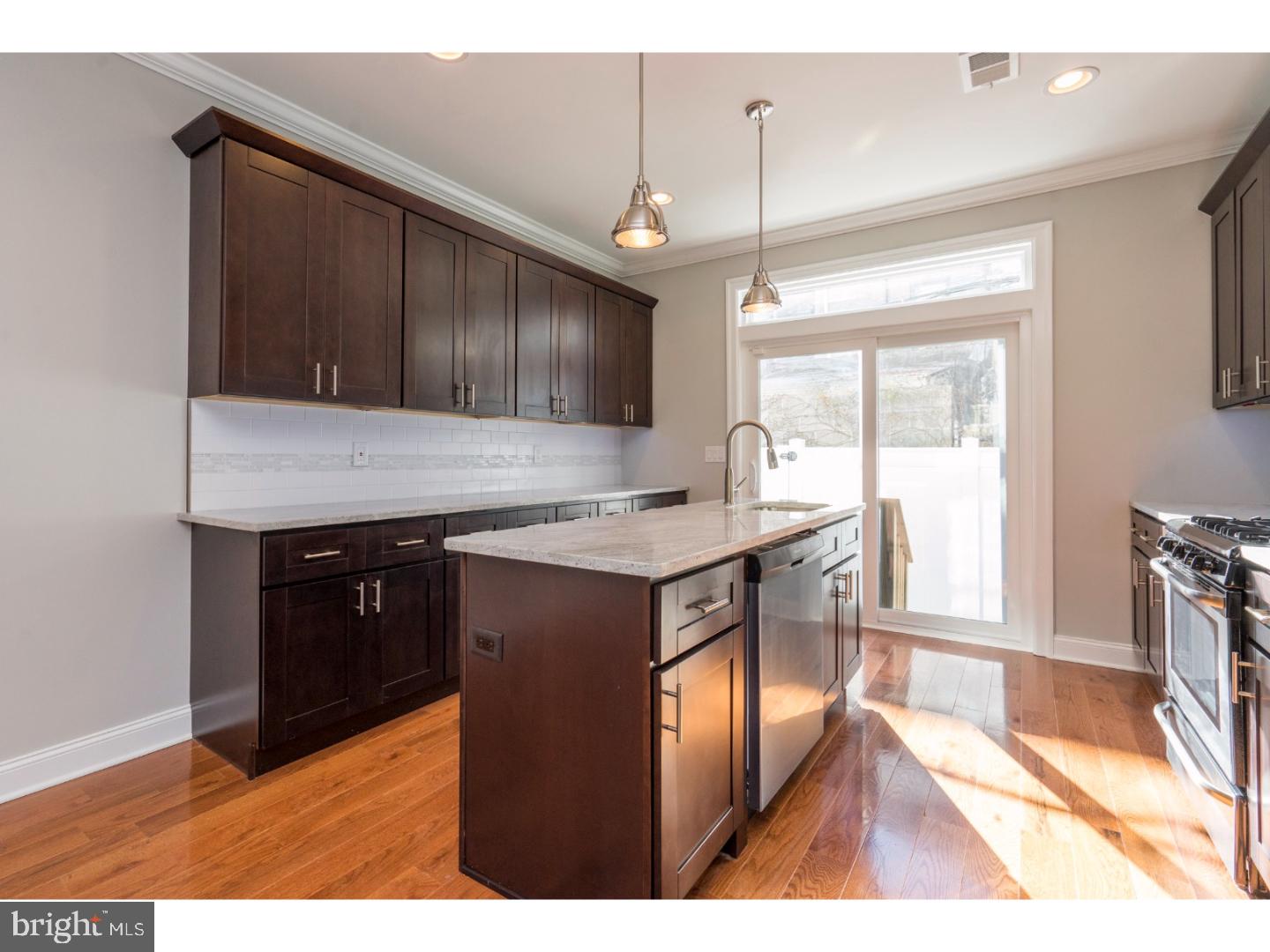 DICKINSON NARROWS - Residential