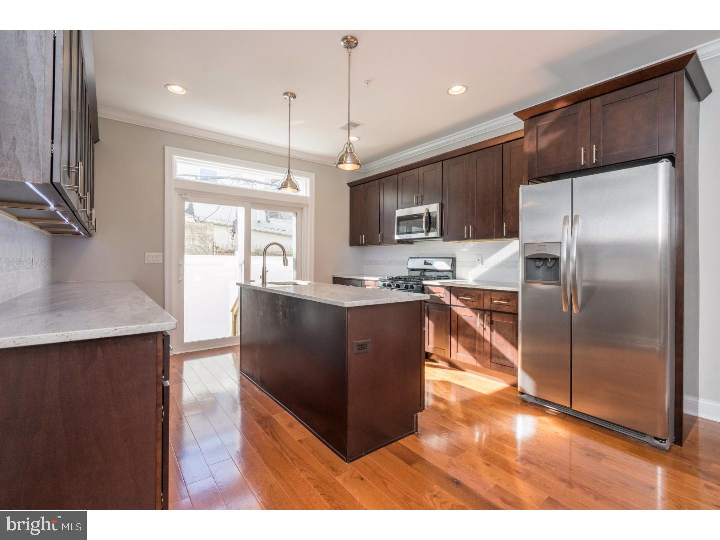 DICKINSON NARROWS - Residential