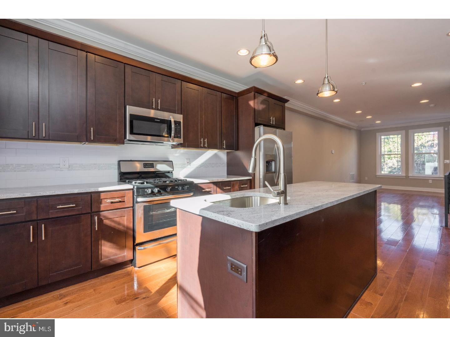 DICKINSON NARROWS - Residential