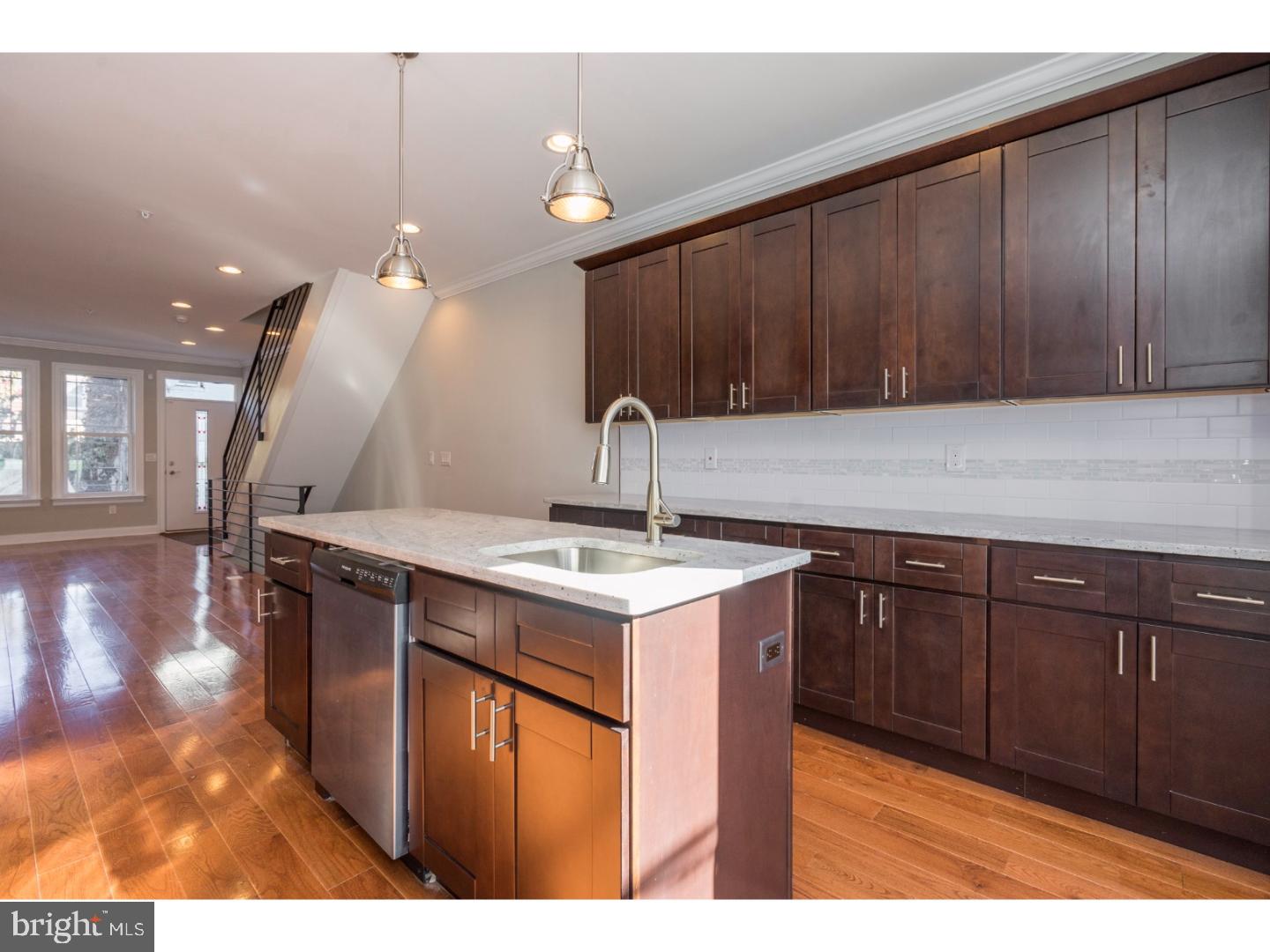 DICKINSON NARROWS - Residential