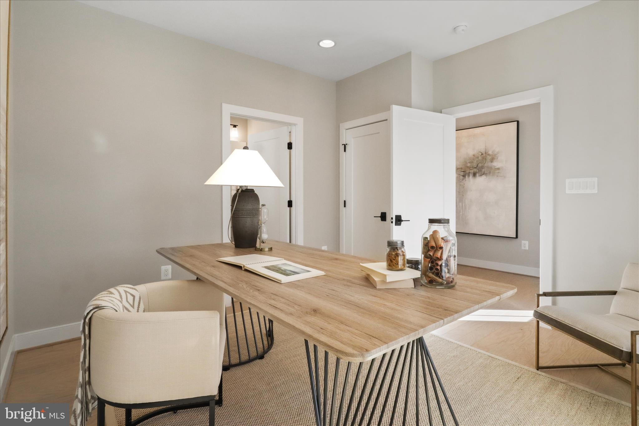 VIENNA WOODS - Residential