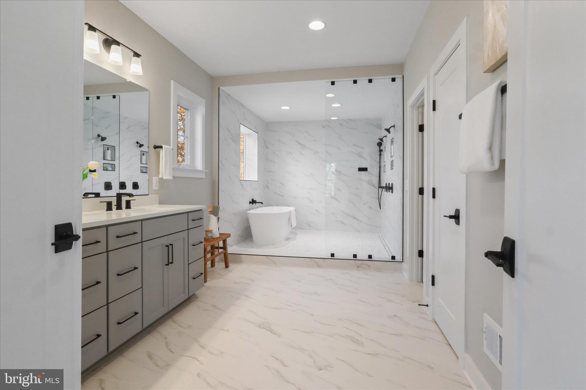 VIENNA WOODS - Residential