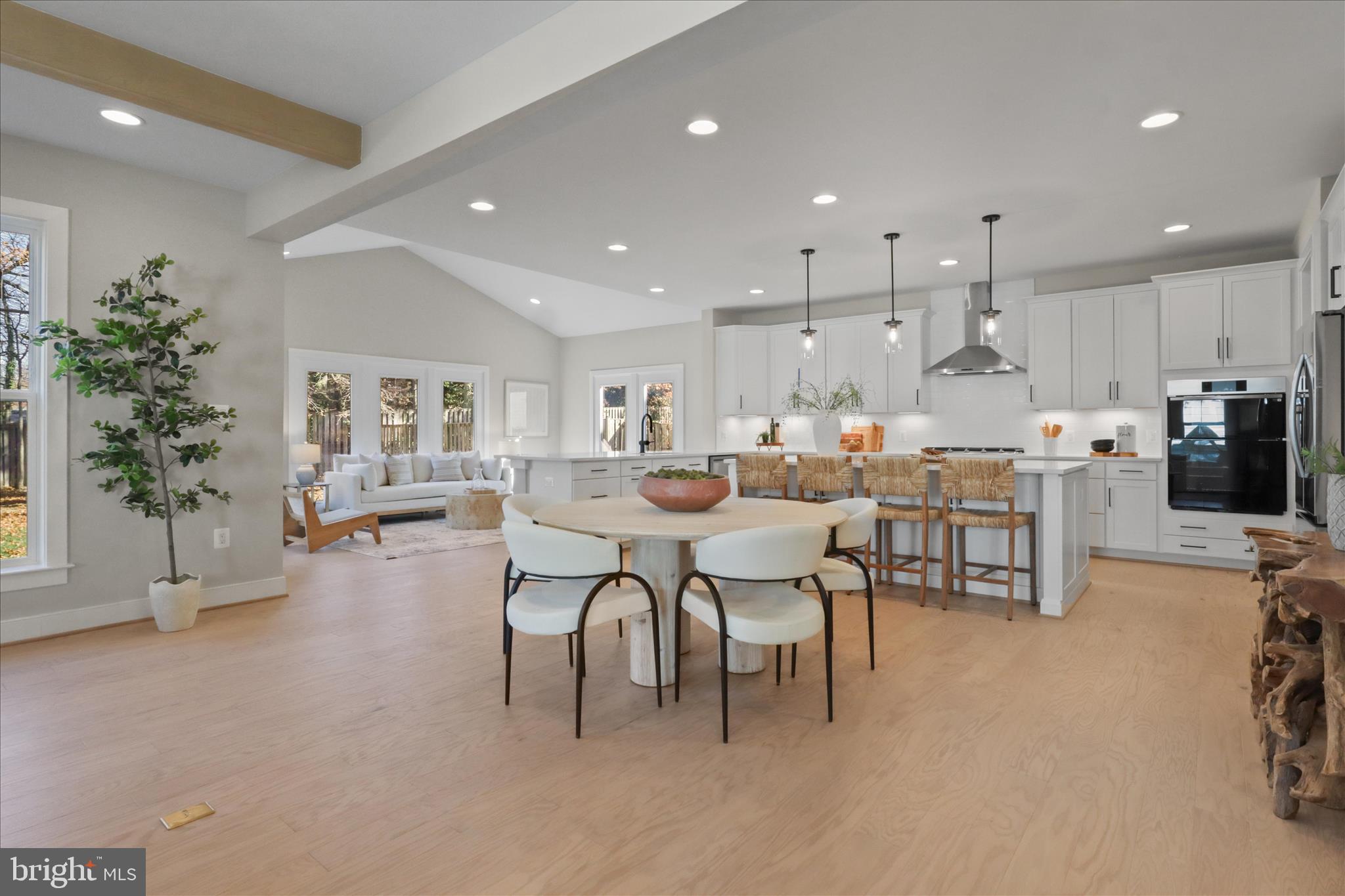 VIENNA WOODS - Residential