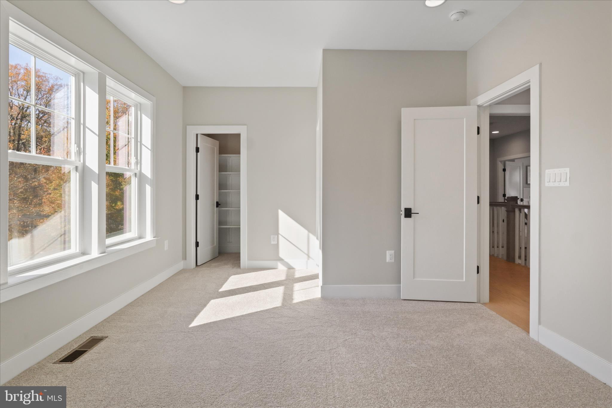 VIENNA WOODS - Residential