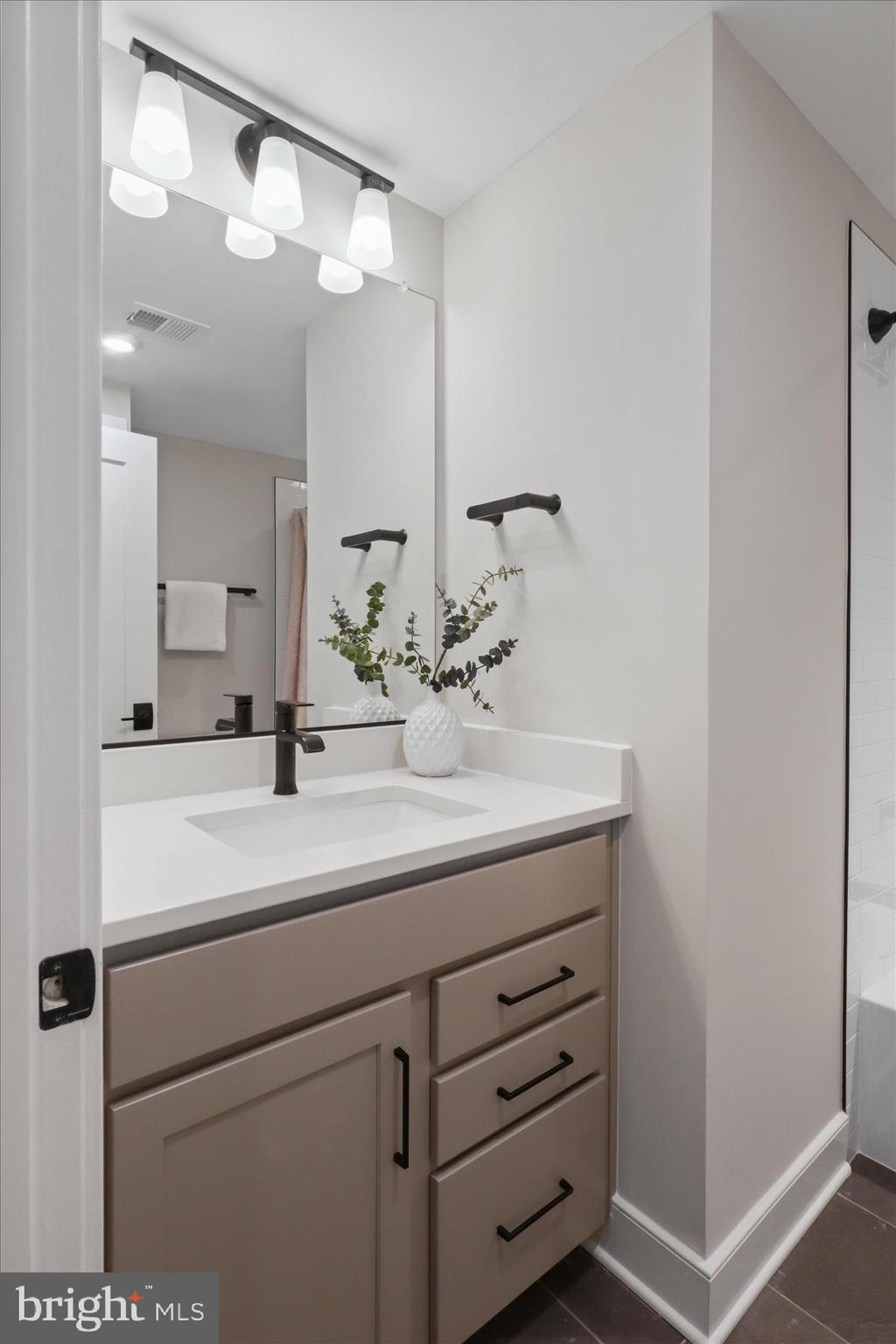 VIENNA WOODS - Residential