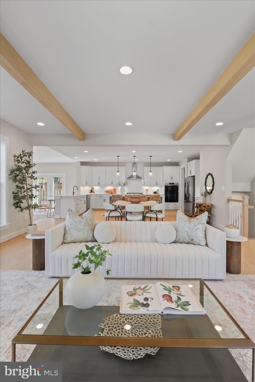 VIENNA WOODS - Residential