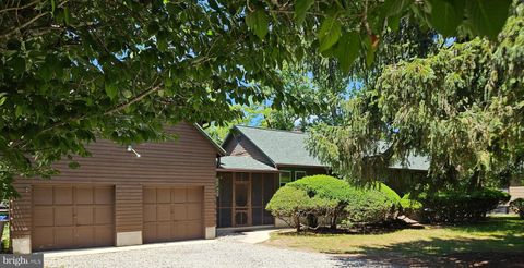 Photo of 219 E Lake Boulevard, MEDFORD, NJ 08055 (MLS # NJBL2113396)