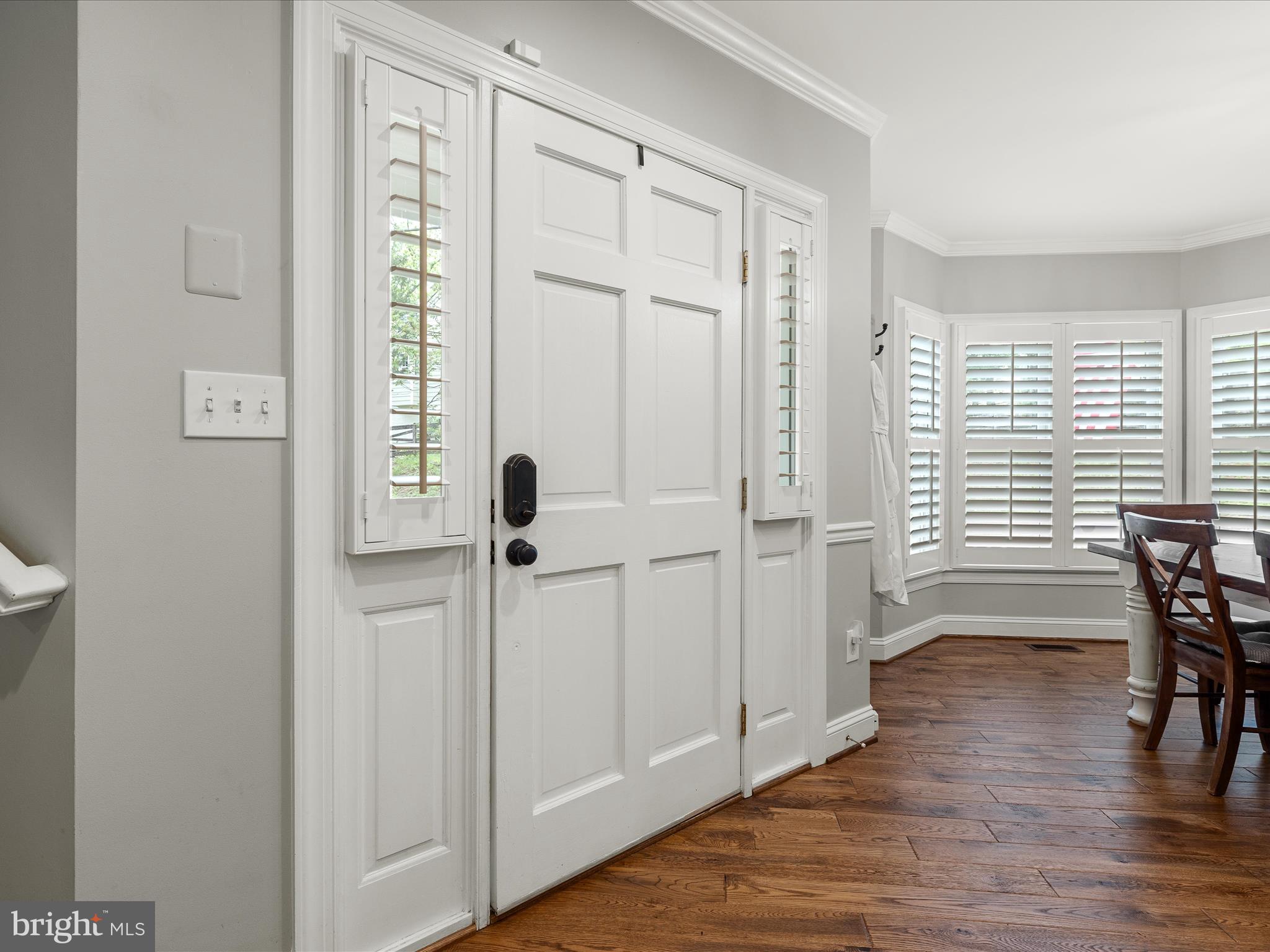 COLONIAL SQUARE - Residential