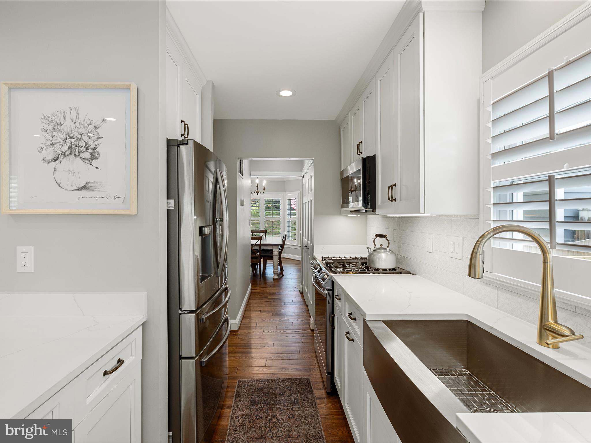 COLONIAL SQUARE - Residential