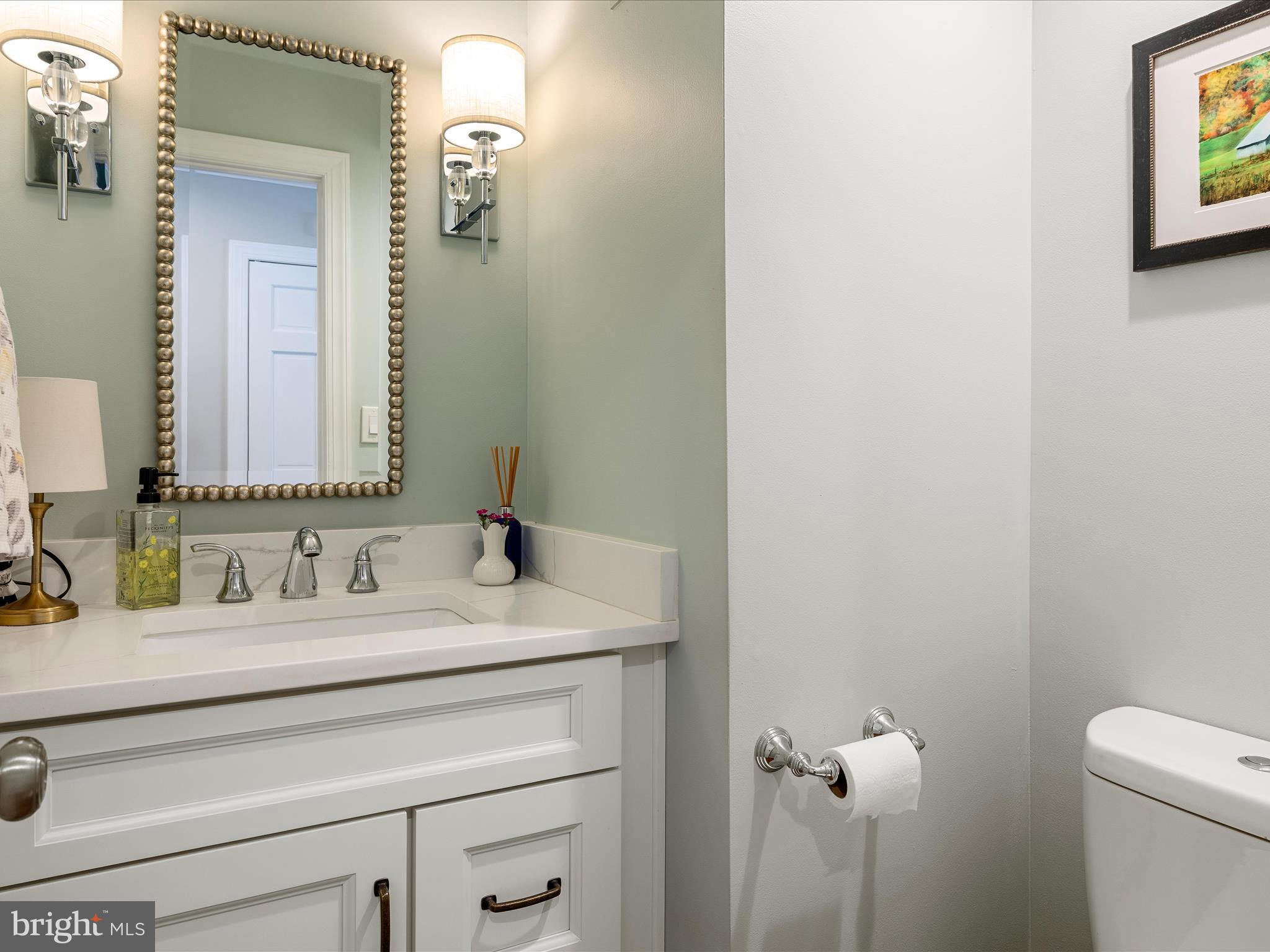 COLONIAL SQUARE - Residential