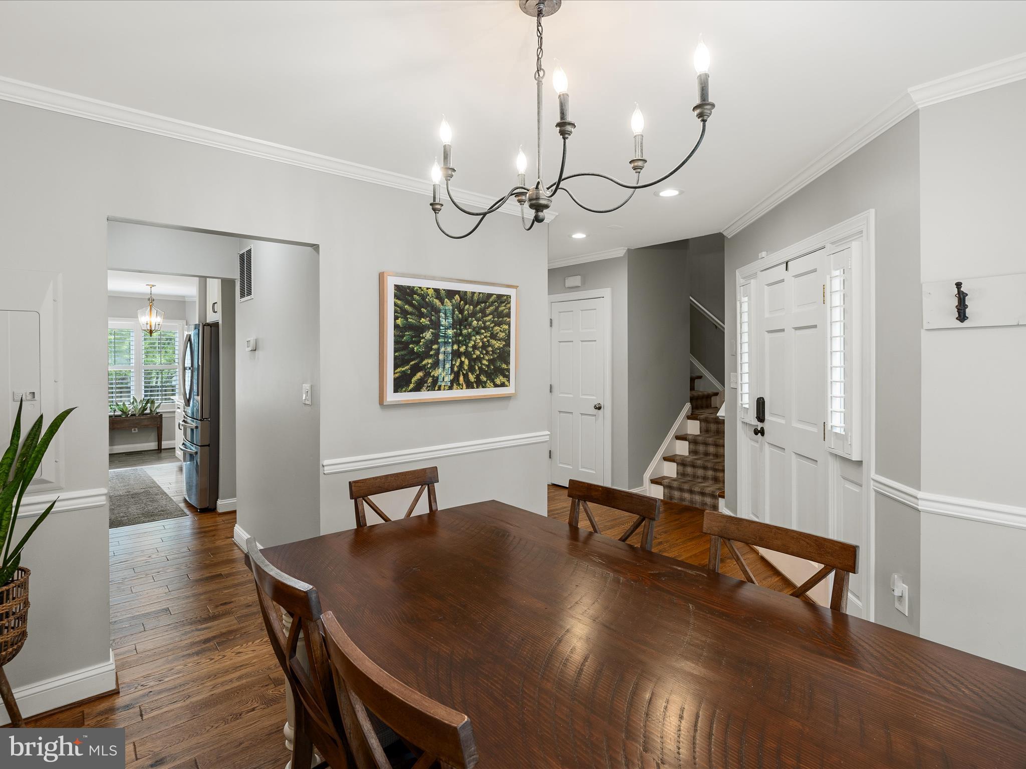 COLONIAL SQUARE - Residential