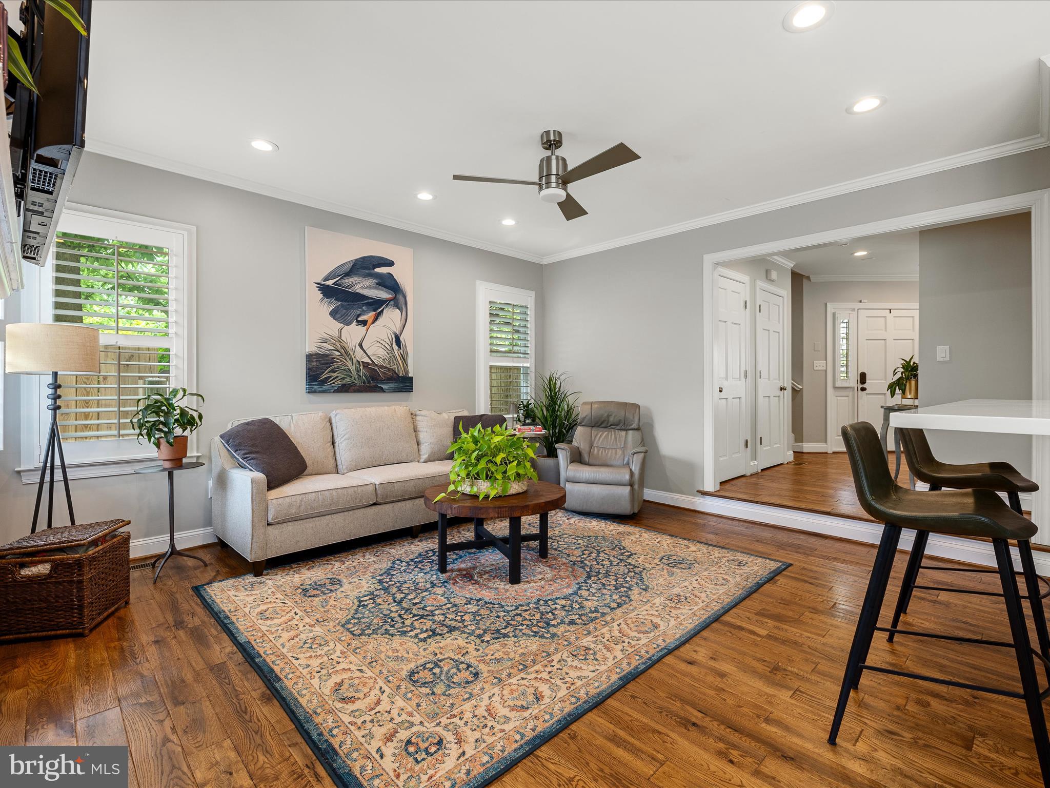 COLONIAL SQUARE - Residential