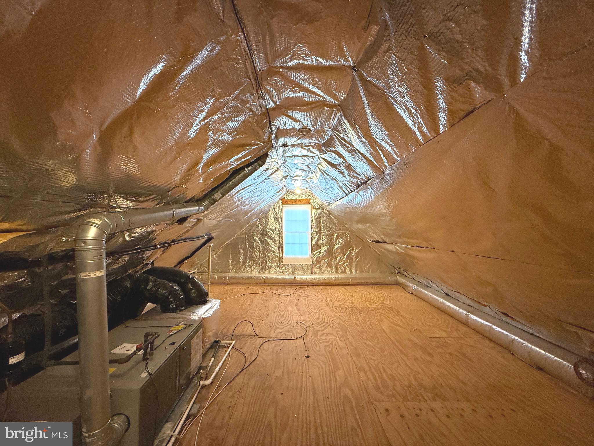 COLONIAL SQUARE - Residential