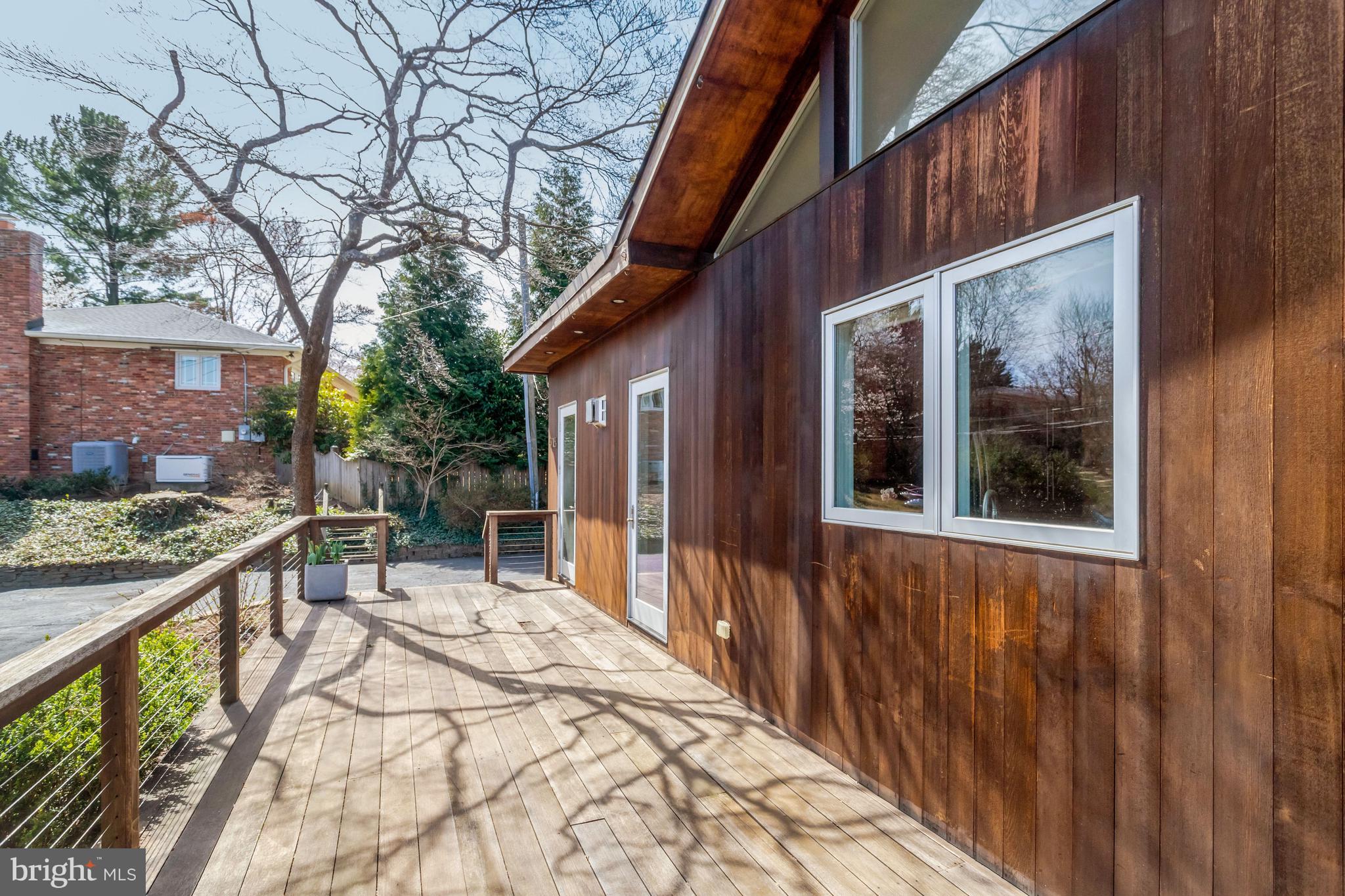 GOLF CLUB MANOR - Residential