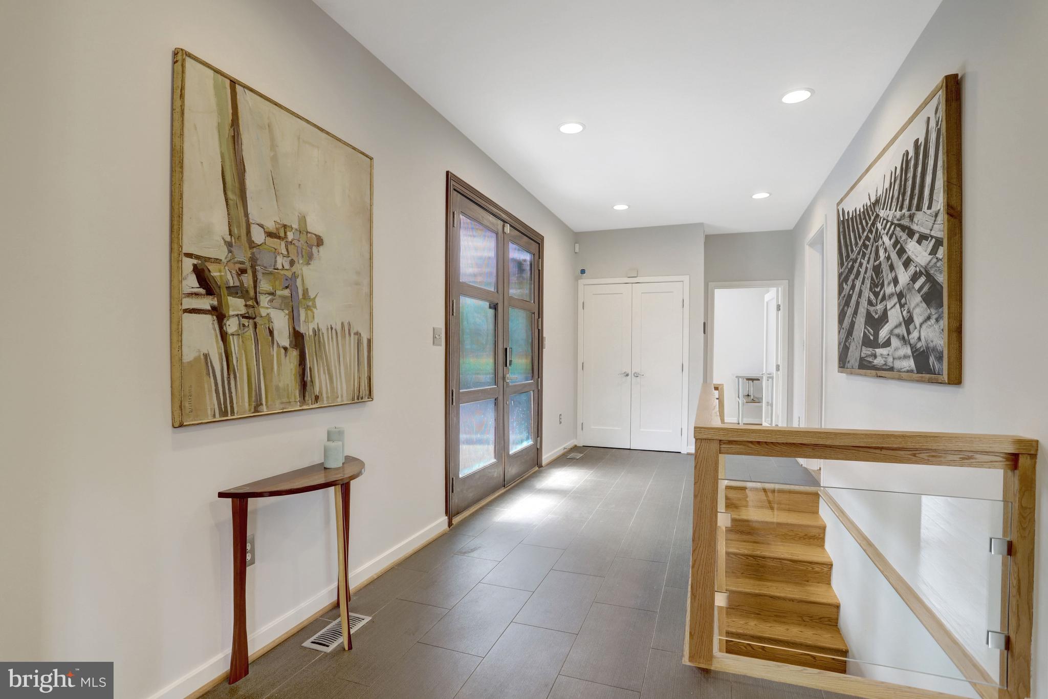 GOLF CLUB MANOR - Residential