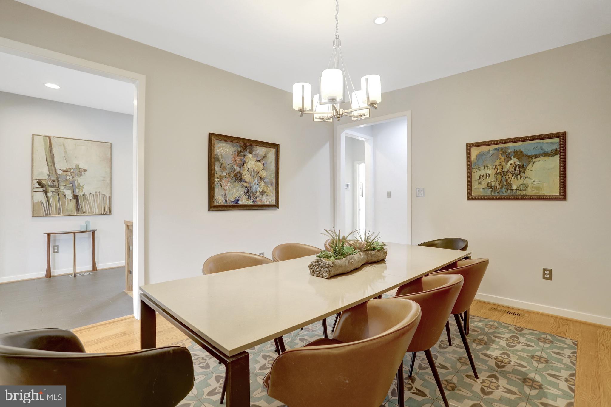 GOLF CLUB MANOR - Residential