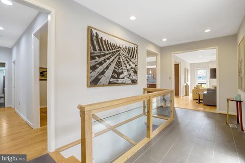 Photo of 4715 38th Street N, ARLINGTON, VA 22207 (MLS # VAAR2069048)