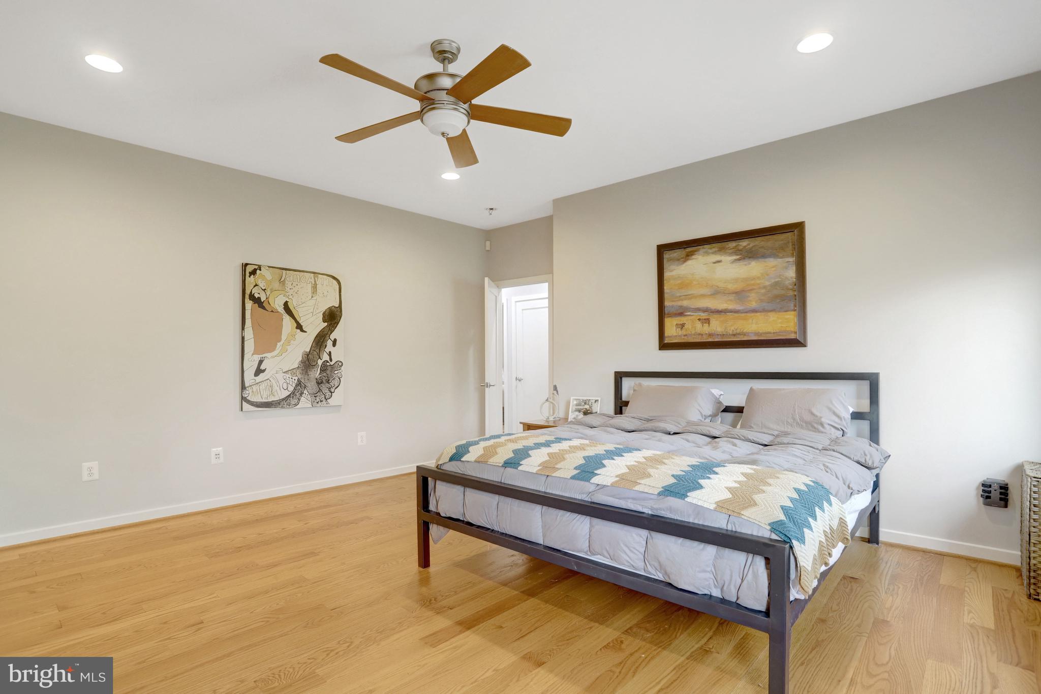 GOLF CLUB MANOR - Residential