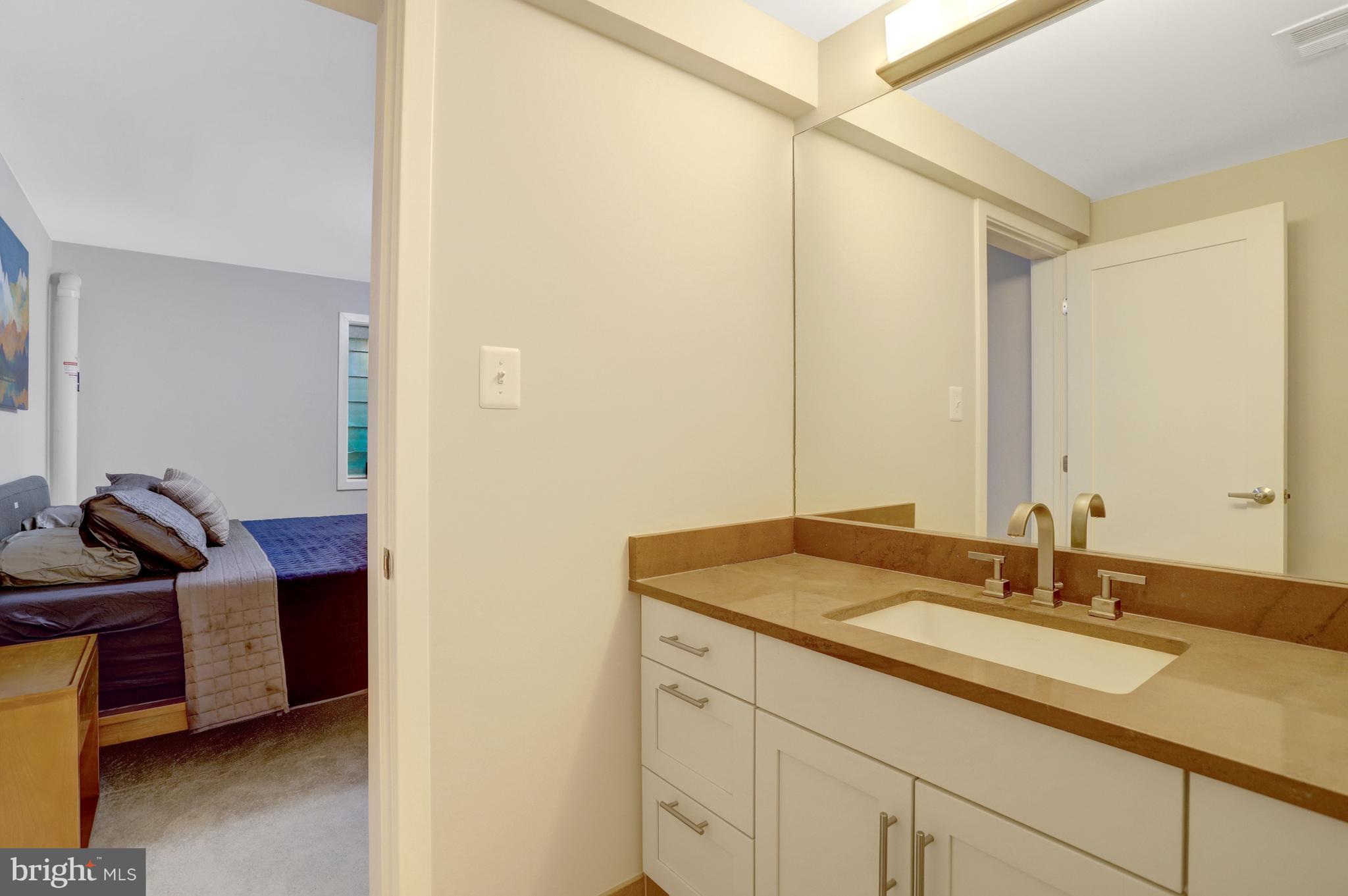 GOLF CLUB MANOR - Residential