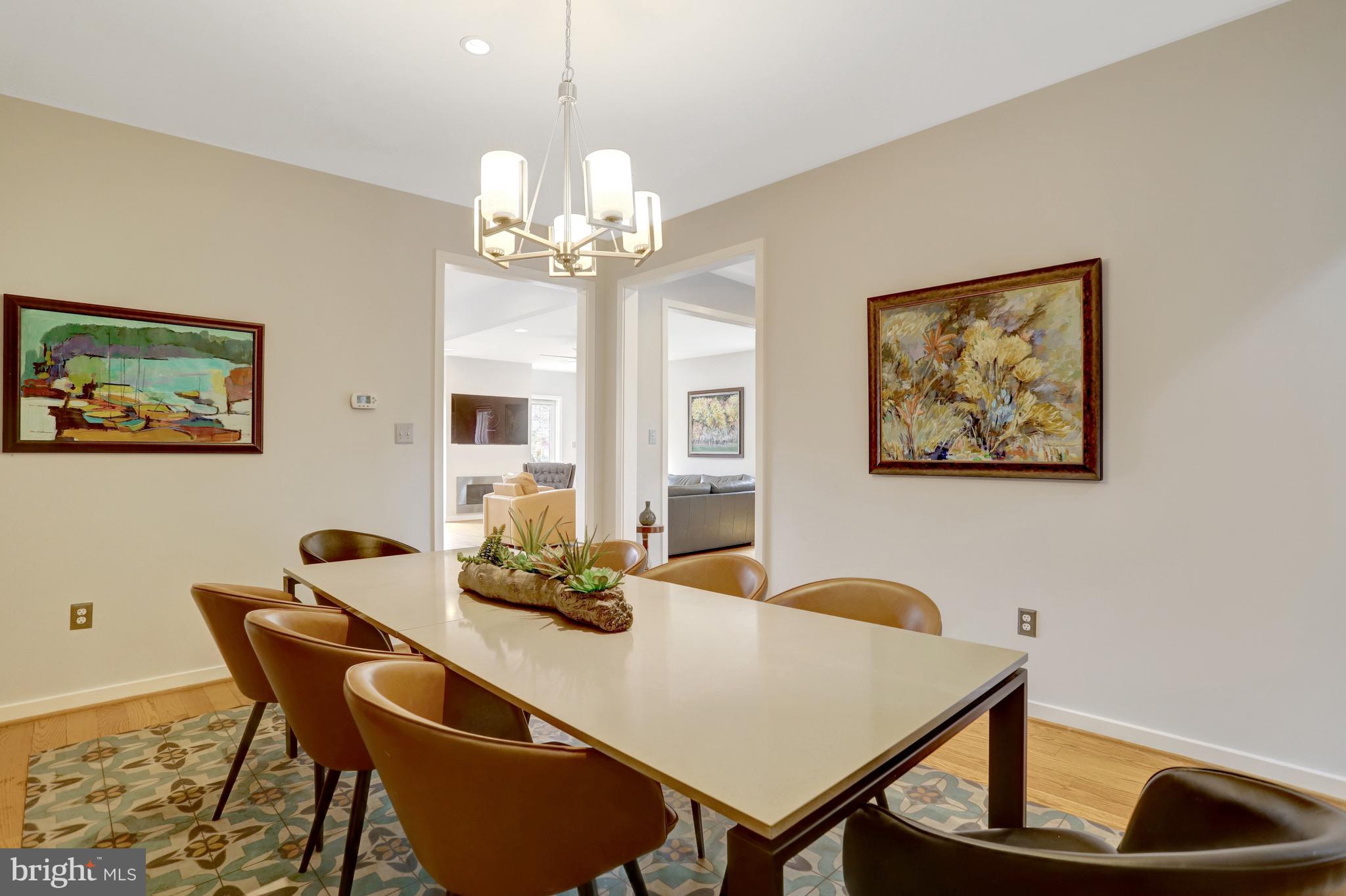 GOLF CLUB MANOR - Residential