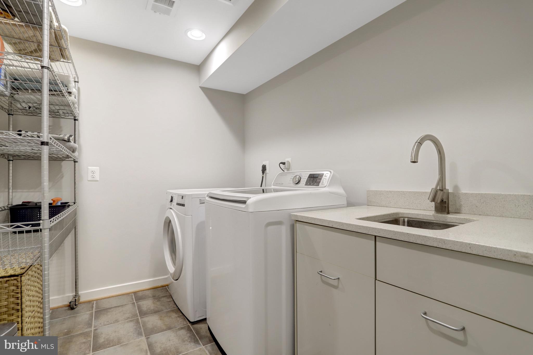 GOLF CLUB MANOR - Residential